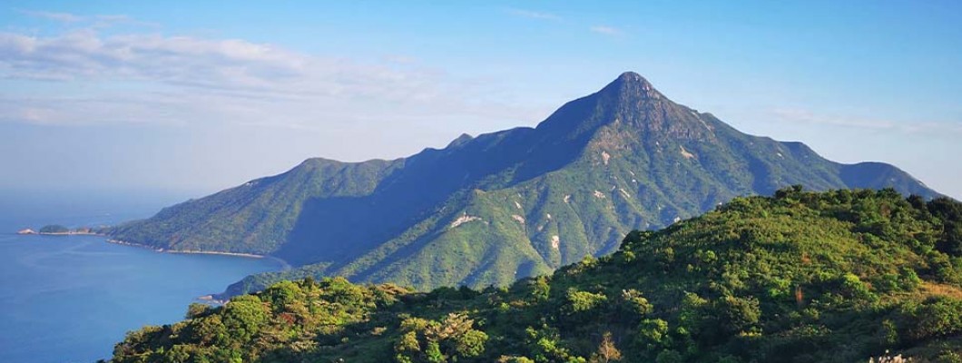 Hard Route of Sharp Peak